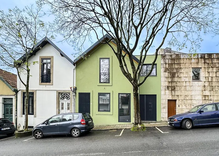 Lighthouse View * Oporto