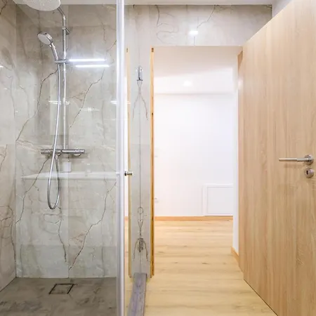 Lighthouse View * Porto